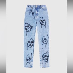 Line Art Boyfriend Jeans - Mid Blue